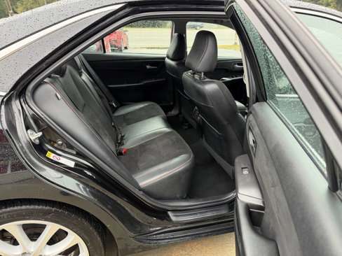 Used 2015 Toyota Camry XSE image 17