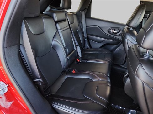 Used 2019 Jeep Cherokee Trailhawk w/ Cold Weather Group image 34