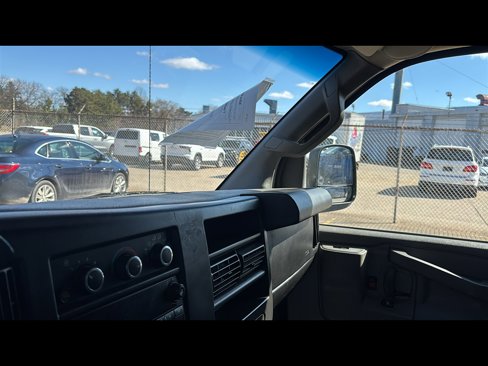 Used 2017 GMC Savana 2500 image 15