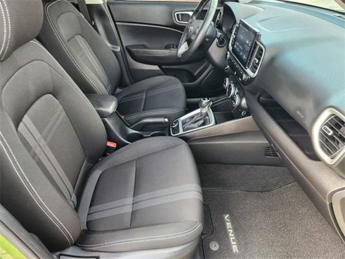 Used 2024 Hyundai Venue SEL image 14