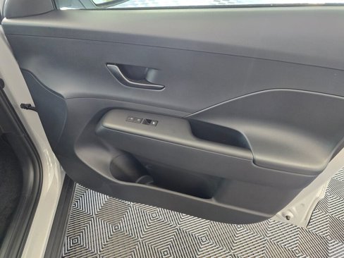 Used 2025 Hyundai Kona SEL image 40