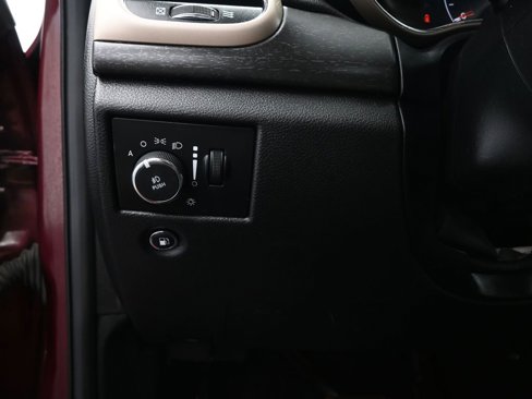 Used 2017 Jeep Grand Cherokee Laredo image 12