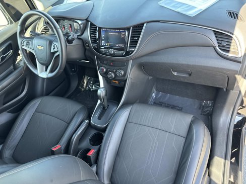 Used 2022 Chevrolet Trax LT w/ LT Convenience Package image 24
