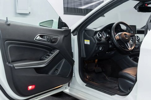 Used 2014 Mercedes-Benz CLA 250 image 12
