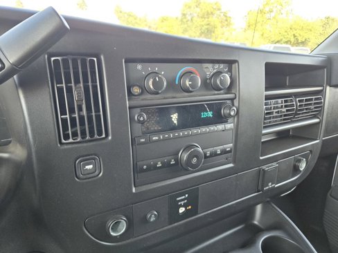 Used 2023 GMC Savana 2500 w/ Driver Convenience Package image 8
