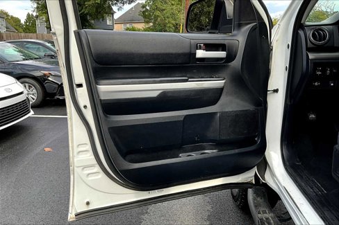 Used 2016 Toyota Tundra SR5 w/ SR5 Upgrade Package image 19