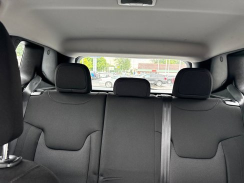 Used 2018 Jeep Renegade Sport w/ Power & Air Group image 44