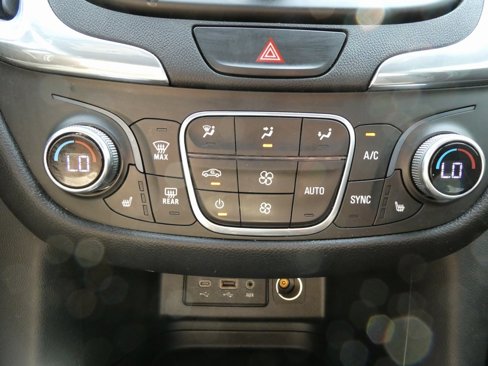 Used 2020 Chevrolet Equinox LT image 25