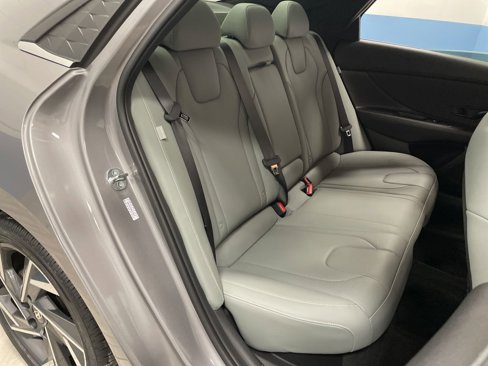 Used 2024 Hyundai Elantra Limited image 34