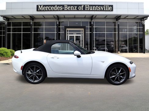Used 2020 MAZDA MX-5 Miata Grand Touring image 2