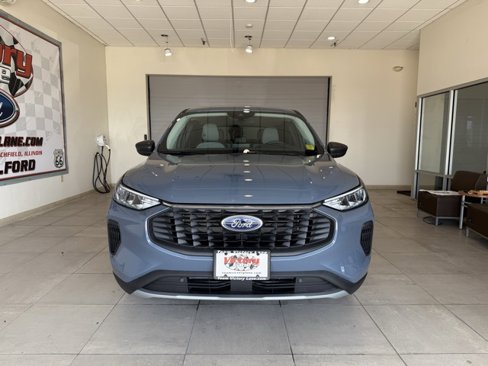 Used 2024 Ford Escape Active w/ Cold Weather Package image 3