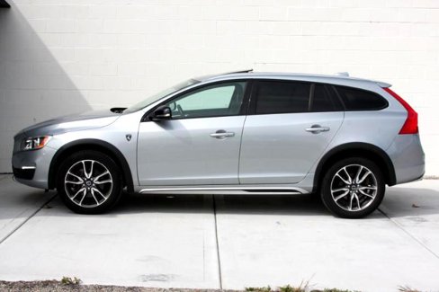 Used 2015 Volvo V60 T5 Cross Country image 10