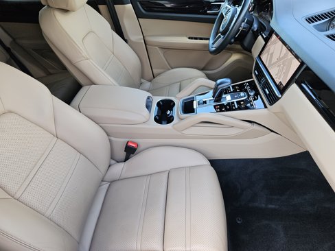 Certified 2021 Porsche Cayenne Coupe image 15
