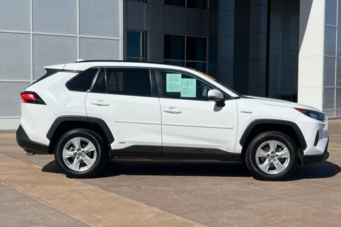 Used 2020 Toyota RAV4 LE image 3