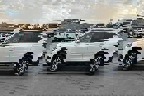 Certified 2022 Subaru Outback Premium image 7