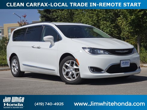 Used 2017 Chrysler Pacifica Touring-L w/ Tire & Wheel Group image 1