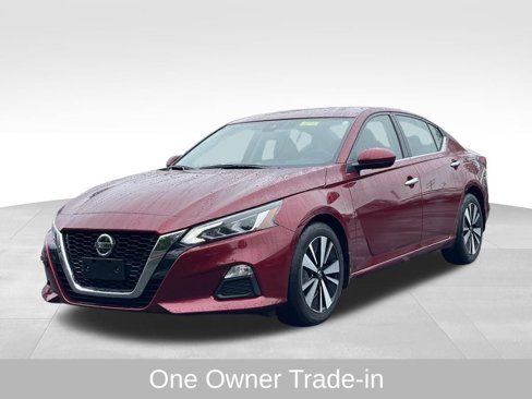 Certified 2021 Nissan Altima 2.5 SV w/ SV Premium Package image 2