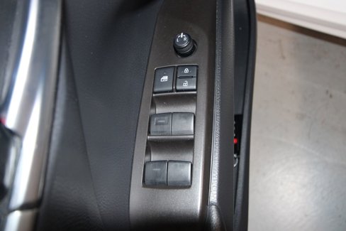 Used 2023 Toyota Camry SE image 6