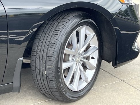 Used 2022 Honda Accord LX image 2