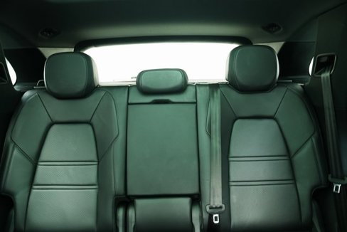 Used 2022 Porsche Cayenne w/ Premium Package image 35