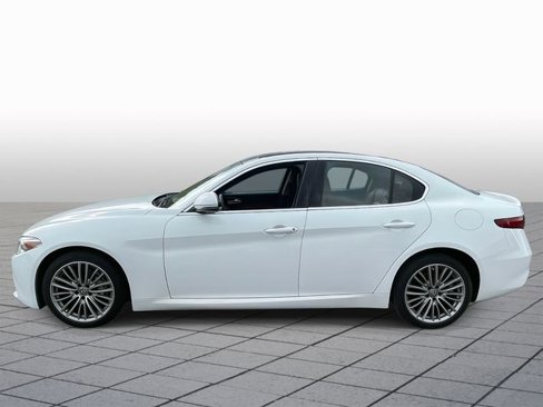 Used 2019 Alfa Romeo Giulia Ti w/ Quick Order Package 22X Lusso image 4