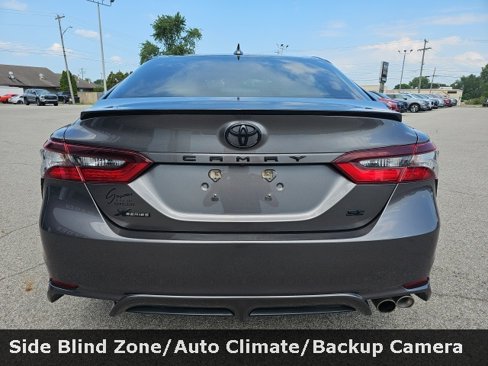 Used 2023 Toyota Camry SE image 6