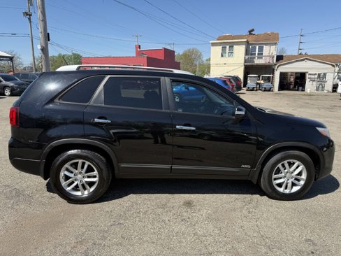 Used 2015 Kia Sorento LX image 5