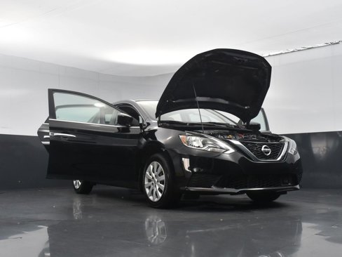 Used 2018 Nissan Sentra S image 28