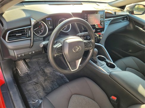 Used 2023 Toyota Camry LE image 7