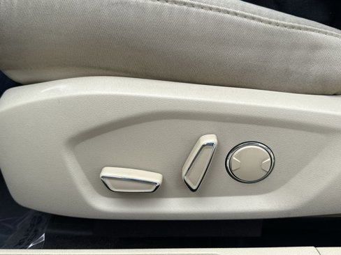 Used 2015 Ford Fusion SE image 14