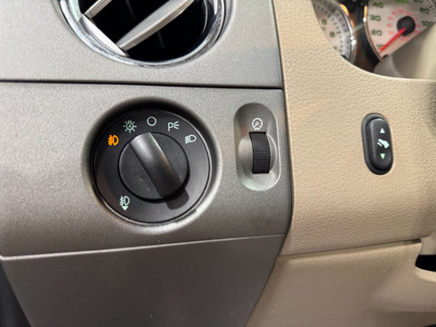 Used 2006 Ford F150 Lariat image 26