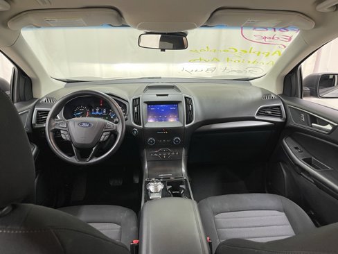 Used 2020 Ford Edge SE image 21