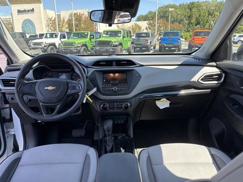 Used 2023 Chevrolet TrailBlazer LS image 13