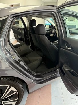 Used 2018 Honda Civic EX-T image 9