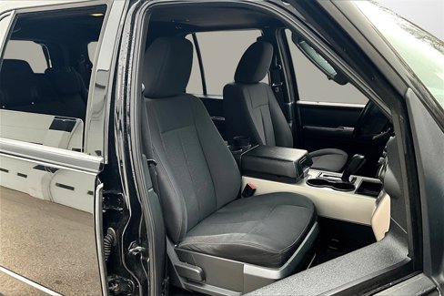 Used 2017 Ford Expedition XLT image 25