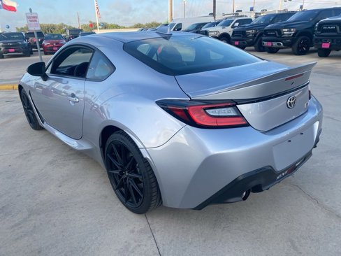 Used 2024 Toyota GR86 Premium image 11