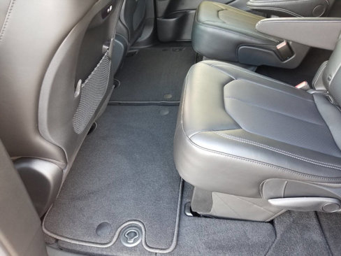 New 2025 Chrysler Pacifica Select image 15