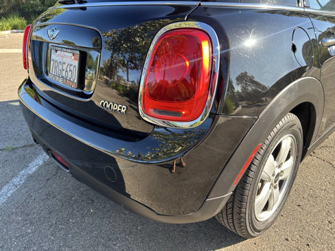 Used 2016 MINI Cooper 4-Door Hardtop image 18