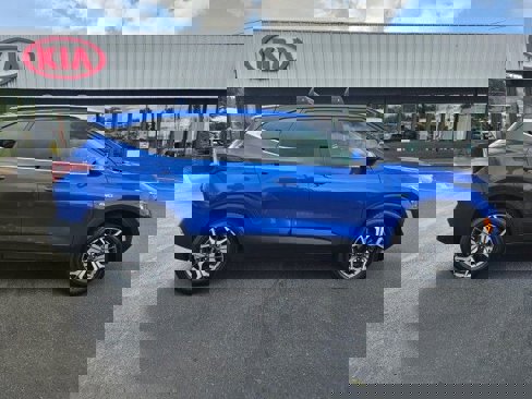 Used 2021 Kia Seltos EX image 2