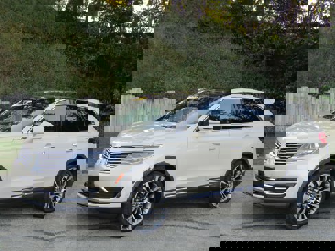 Used 2016 Lincoln MKX Reserve w/ Technology Package image 9
