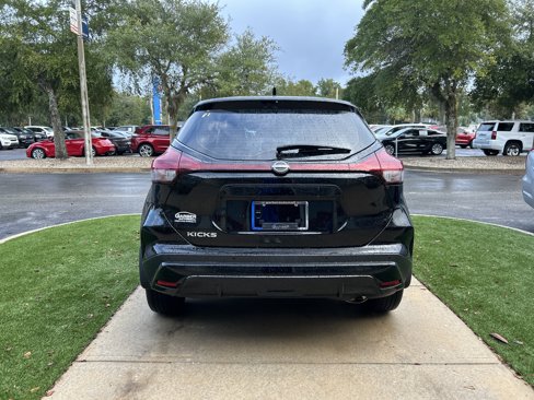 Used 2023 Nissan Kicks S image 6