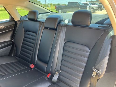 Used 2019 Ford Fusion SEL image 15