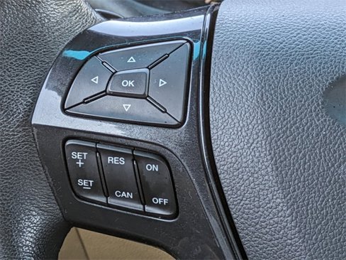 Used 2016 Ford Explorer XLT image 24
