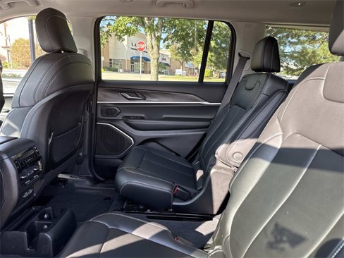 Used 2022 Jeep Grand Cherokee L Limited image 13