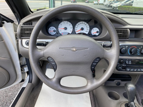 Used 2002 Chrysler Sebring GTC image 19