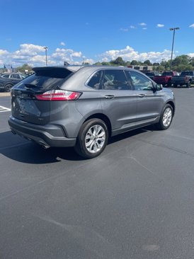 Used 2024 Ford Edge Titanium image 5