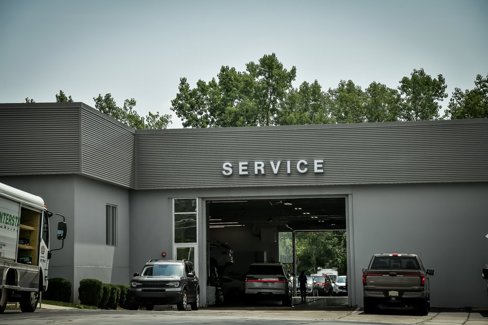Used 2015 GMC Yukon SLT w/ Open Road Package image 17