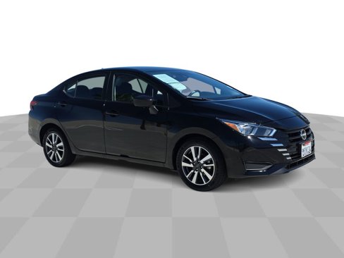 Used 2024 Nissan Versa SV image 2