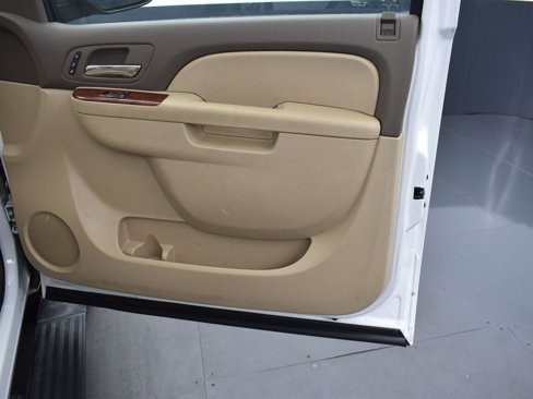 Used 2013 Chevrolet Suburban LTZ image 23