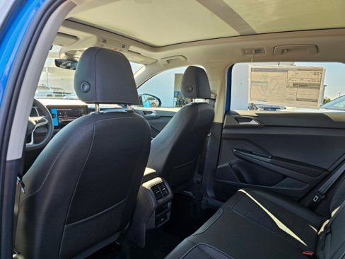 New 2025 Volkswagen Taos SE image 24